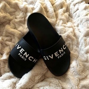 GIVENCHY PARIS Flat Sandals